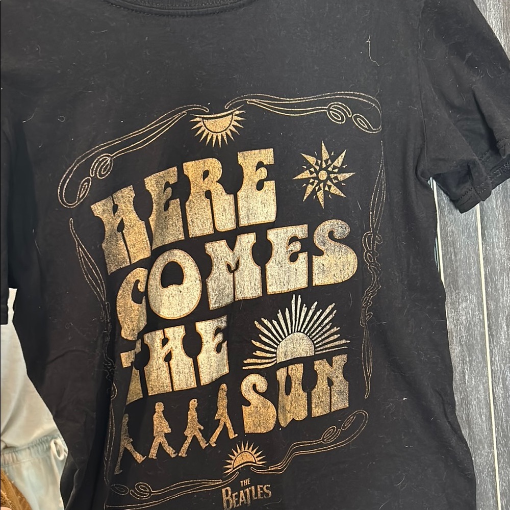 “here comes the sun” beatles tshirt
